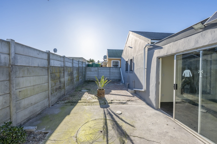 3 Bedroom Property for Sale in Protea Village Western Cape